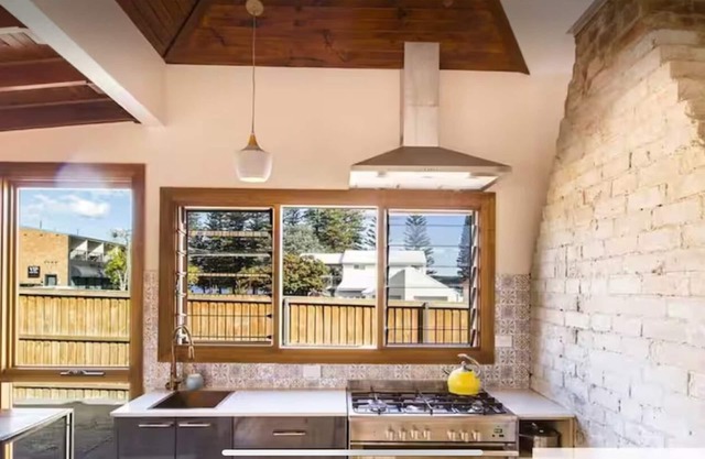 Speers Point Lake House