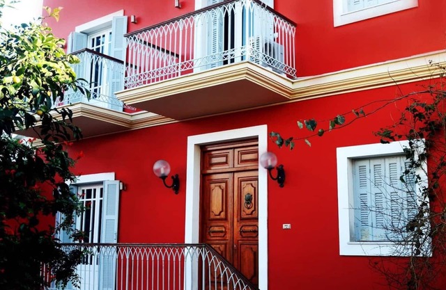 "Spiti Soueref" - Venetian Style