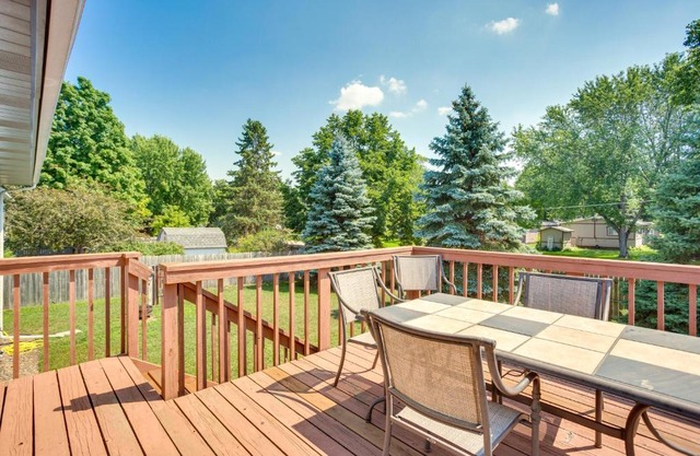 Sporty Blaine Home with Games about 2 Mi to Super Rink!