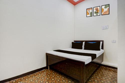 SPOT ON Ajay Hotel Phulpur Railway station