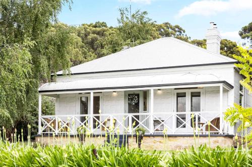 SPRIGG COTTAGE Adelaide Hills Luxury Retreat