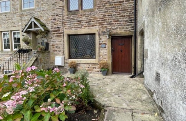 Spring Cottage 2BR Escape - Garden, Coffee Machine, Self Check-in