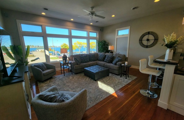 St Ignace Loft - Downtown St Ignace