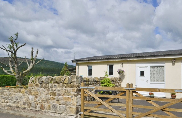 Stable Cottage - UKC645