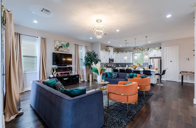 Stay Near Med Center/GYM/Hot Tub/pool Access