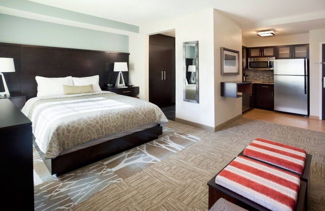 Staybridge Suites! Free Breakfast, Indoor Pool, Studio Near Great Lakes Crossing Outlets!