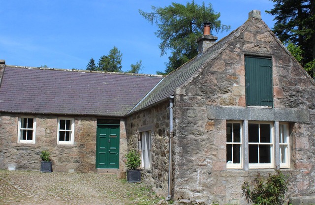 STEADING COTTAGE - CRAIGIEVAR CASTLE in Alford, Aberdeenshire
