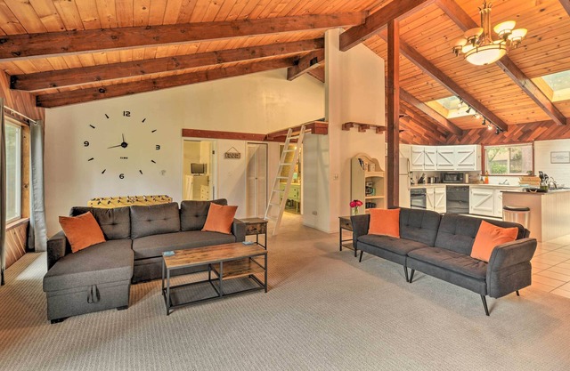 Step-Free Hawkins Bar Home Near Trinity River