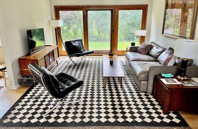 Step into the Past: Stylish 1970s Mid-Century VRBO for a Vintage Getaway!