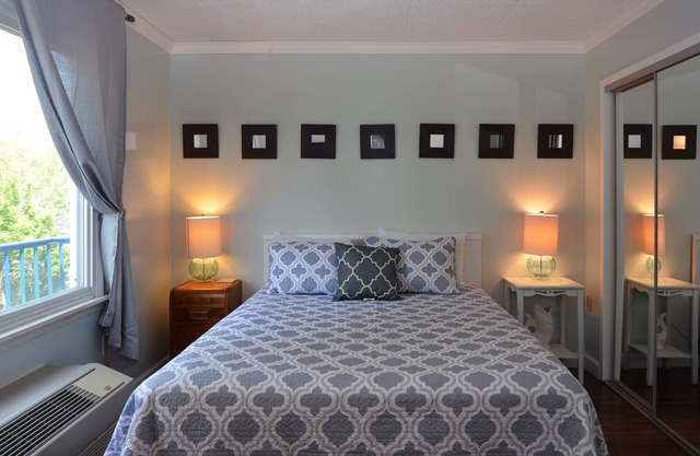 Steps to the Beach Downtown Rehoboth Beach 1BR Condo w/Parking