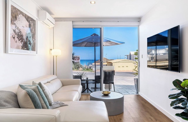 Steps to the sand | Belle Vista 2 Apartment Seacliff
