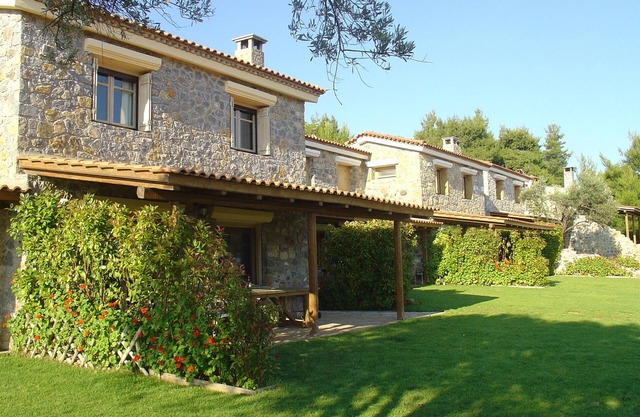 Stone-built villa within a tranquil olive grove - beach 200 meters