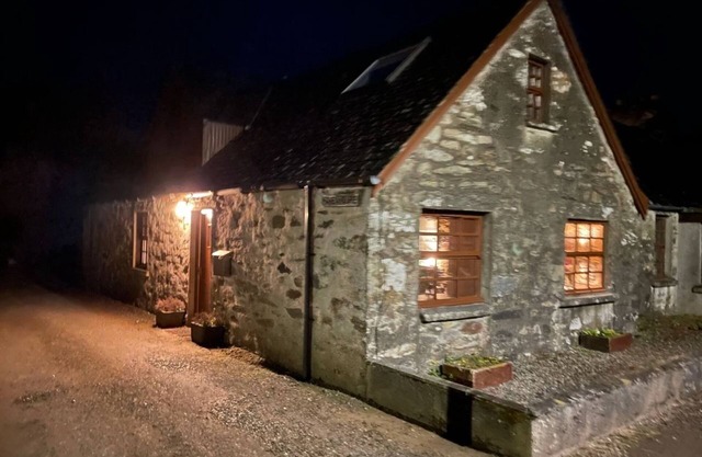 Stone cottage Argyll