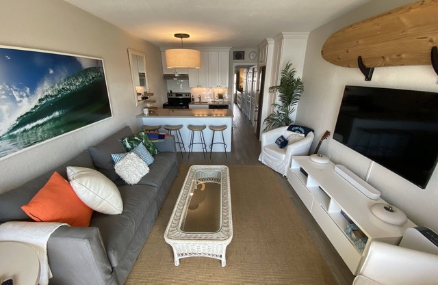Stone Harbor Bayfront retreat in ideal downtown location!