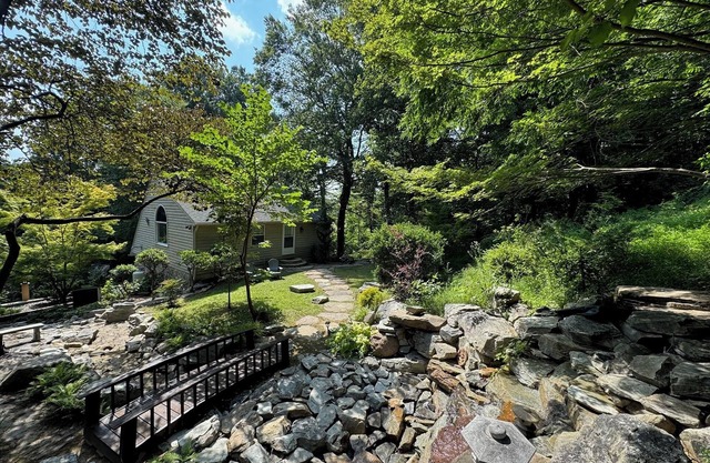 Stone Leaf Farm Private Nature Retreat with Pool, Waterfalls, Orchards & Gardens