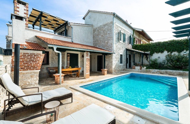 Stone Villa Mia with pool