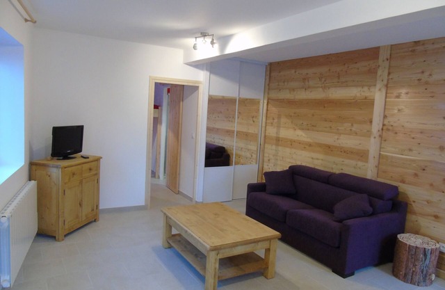 Studio 4 persons