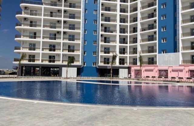 Studio apartment in iskele with pool and restaurants and 200 meters to sean