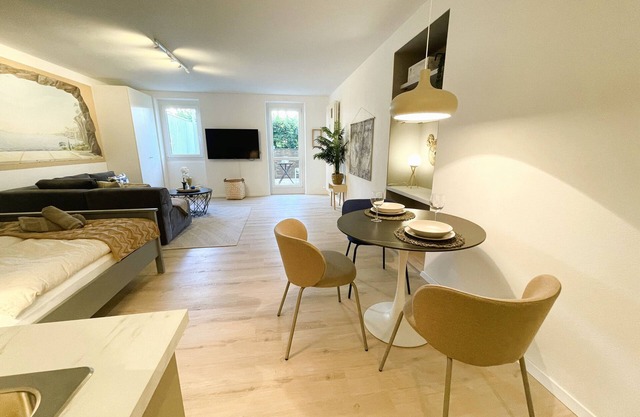 Studio Apartment 'Zentral Mit Überdachter Terrasse' with Private Terrace and Wi-Fi