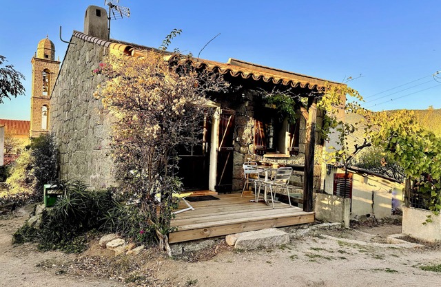 STUDIO(Casa Antica)maison corse en pierre 20m2, CLIM, Terrasse, Parking,