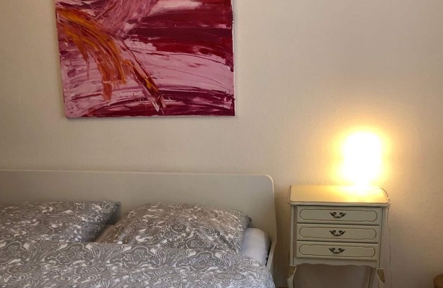 studio e - Quiet central 1 bedroom apartment for 2-3 guests