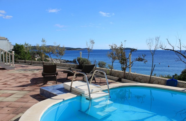Studio flat near beach Zečevo Rtić, Rogoznica (AS-8366-b)