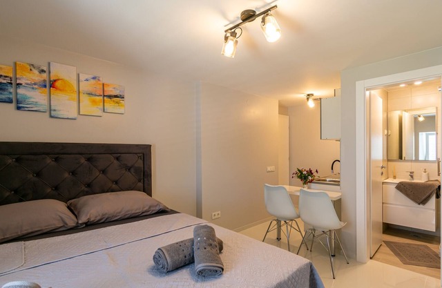 Studio flat with air-conditioning Poljana, Ugljan (AS-8419-a)