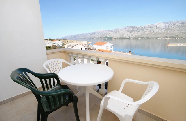 Studio flat with terrace and sea view Vinjerac, Zadar (AS-3248-j)