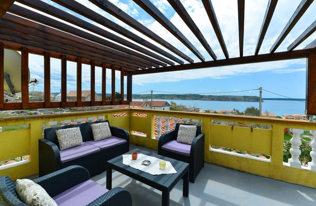 Studio flat with terrace and sea view Rtina - Stošići, Zadar (AS-5881-a)