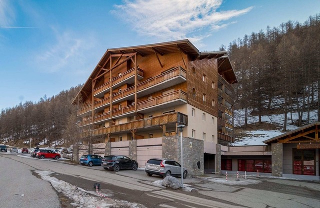 Studio in France with Mountain Views & Pool