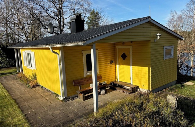 Stuga in southern Sweden directly on the lake