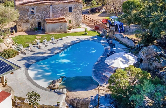 Stunning private villa for 8 people with WIFI, A/C, private pool, TV, patio and pets allowed