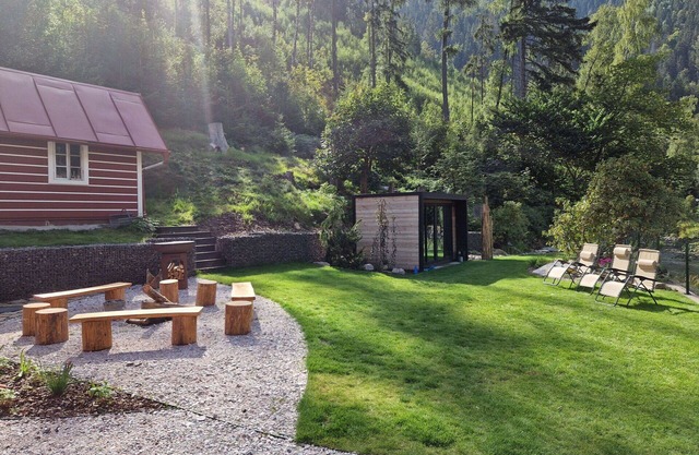 Stunning private villa for 18 people with WIFI, TV, patio and pets allowed