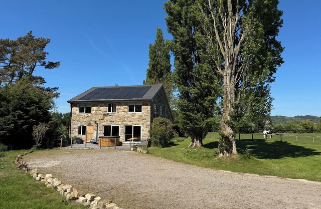 Stunning 360 degrees views totally private house 10 person hot tub, log burner.