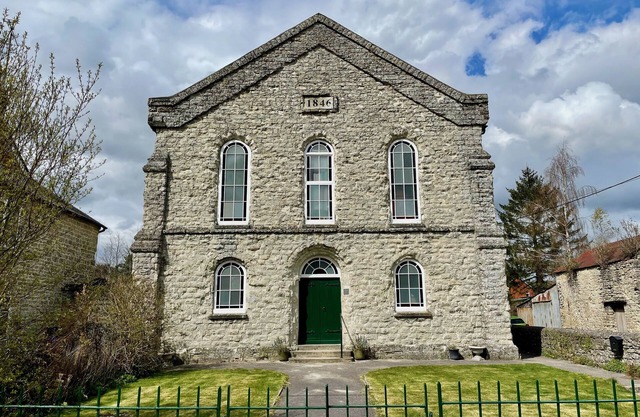 Stunning 4 bed Grade II Listed former Methodist Chapel with hot tub, sleeps 8-10