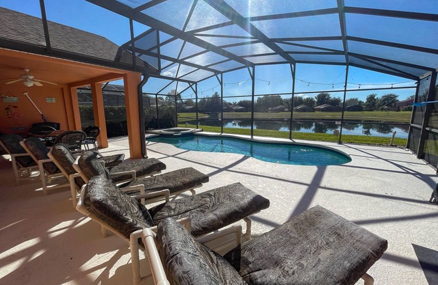 Stunning 5 Bed South-Facing Pool Lake and Conservation View and Cinema Room
