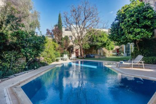 Stunning 5BR Villa with private pool & terrace by 360 Estates
