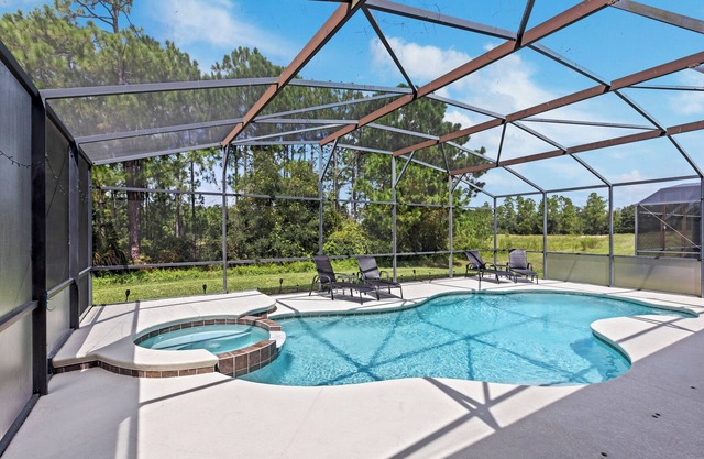 ⭐ Stunning 6 Bed 5 bath Villa | 4 King Ensuite's | Private Pool | Gated Resort ⭐
