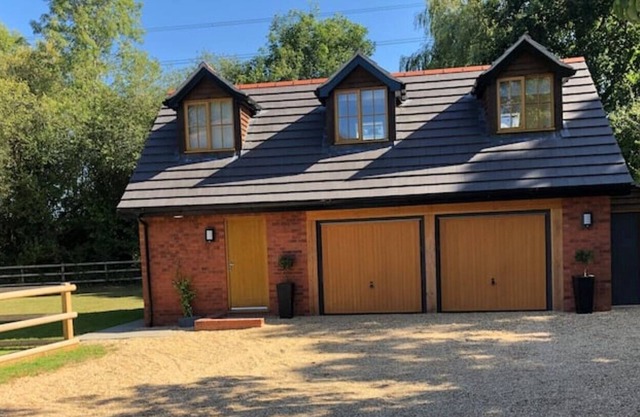 Stunning Annex with Private Garden & Secure Garage
