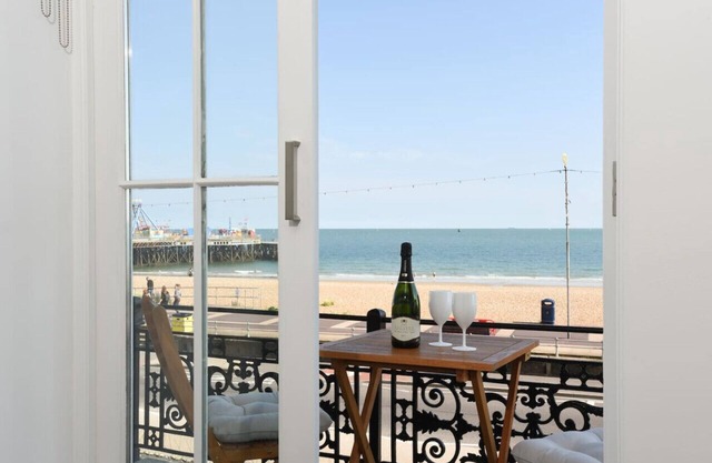 Stunning beach front luxury apt w/balcony Sleeps 6