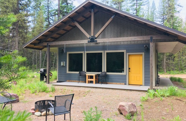 Stunning Cabin Bordering Glacier National Park/Flathead River on 9 Acres!