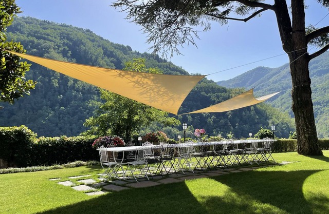 Stunning Catered Villas property, infinity pool and garden, Lucca area, Tuscany