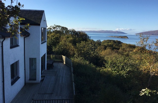 Stunning Coastal House near Oban by the sea with Island views spacious 4 bedroom