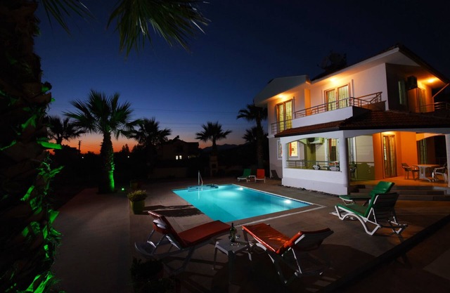 Stunning Detached 3 Bedroomed Villa With Private Pool, Spacious Garden & Permit