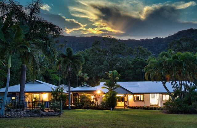 Stunning Family Resort Style Home - Swimming Pool + Full Tennis Court