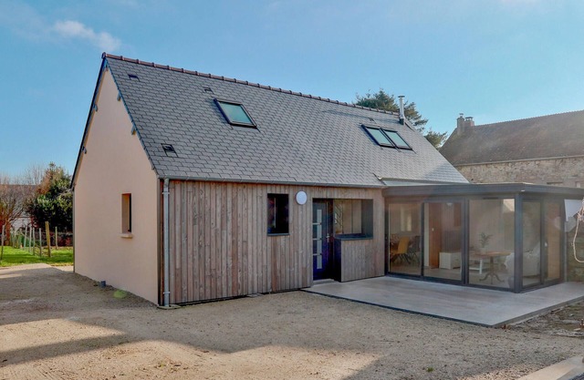 Stunning home in Flottemanville-hague