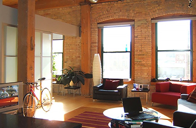 Stunning Historic 2 Bedroom Loft in North Loop - Exposed Brick 14 Foot Ceilings