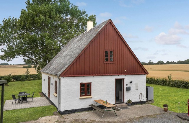 Stunning home in Bandholm with kitchen