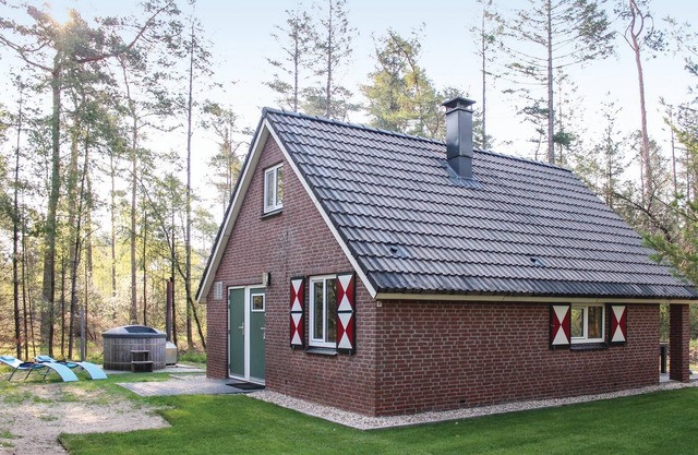 Stunning home in Ommen with WiFi