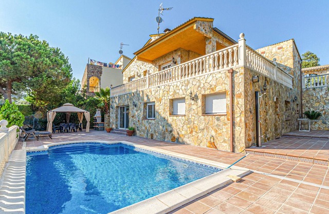 Stunning home in Palafolls
